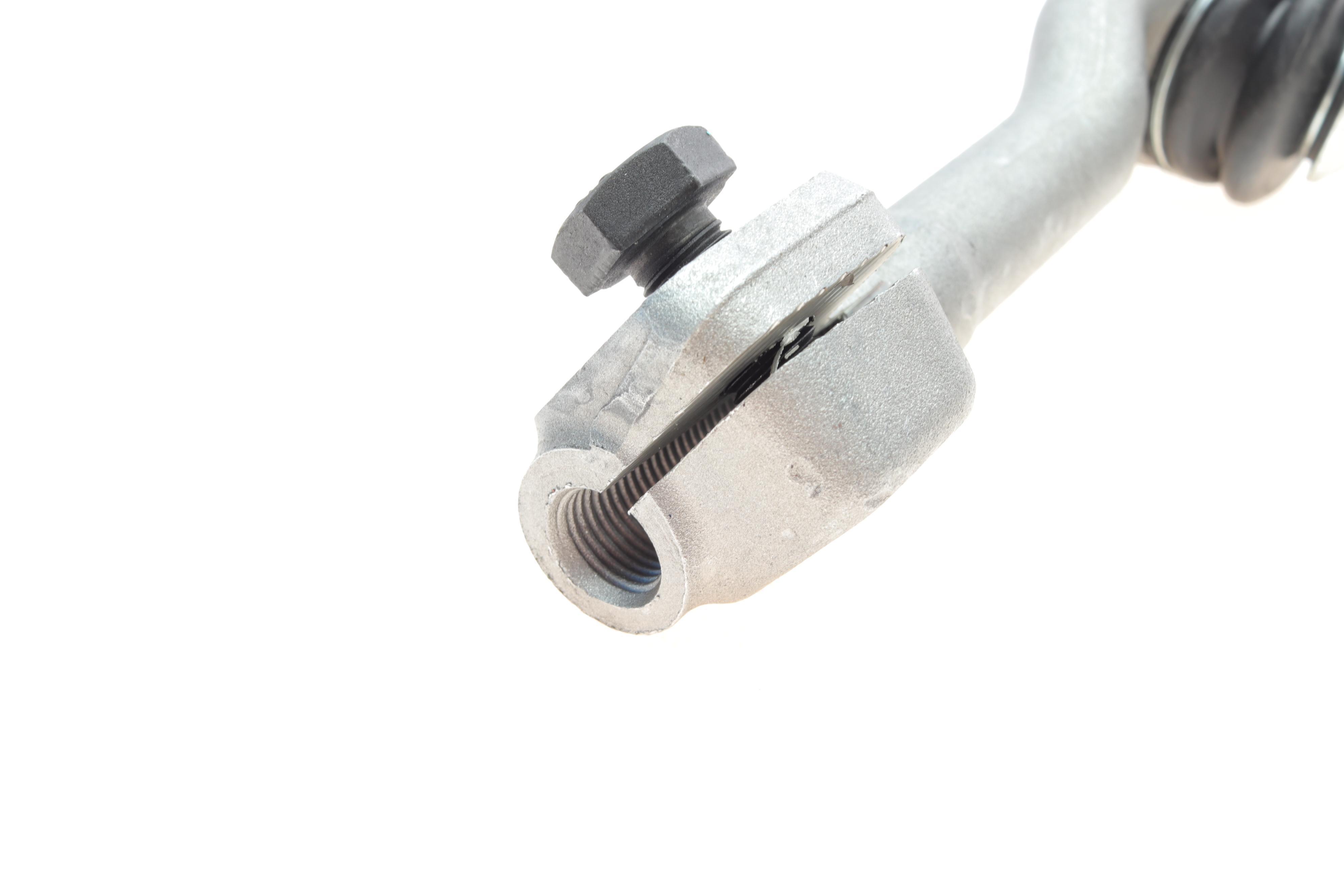 Наконечник тяги рульової (R) BMW i3 13- IB1P25B