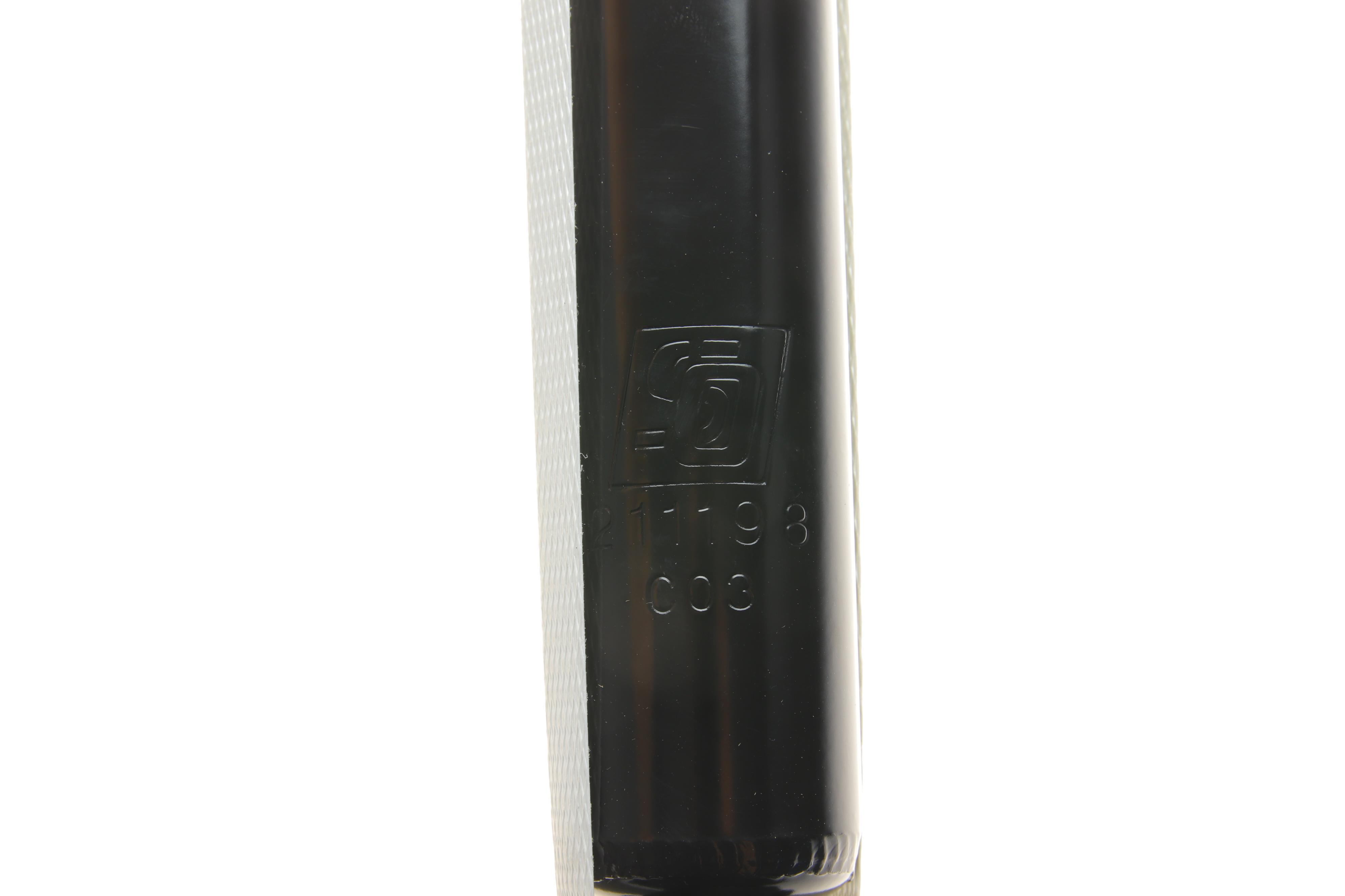 Амортизатор (задній) Mitsubishi L200 2.5 DI-D 05-15/Toyota Hilux 1.8/2.4D -98