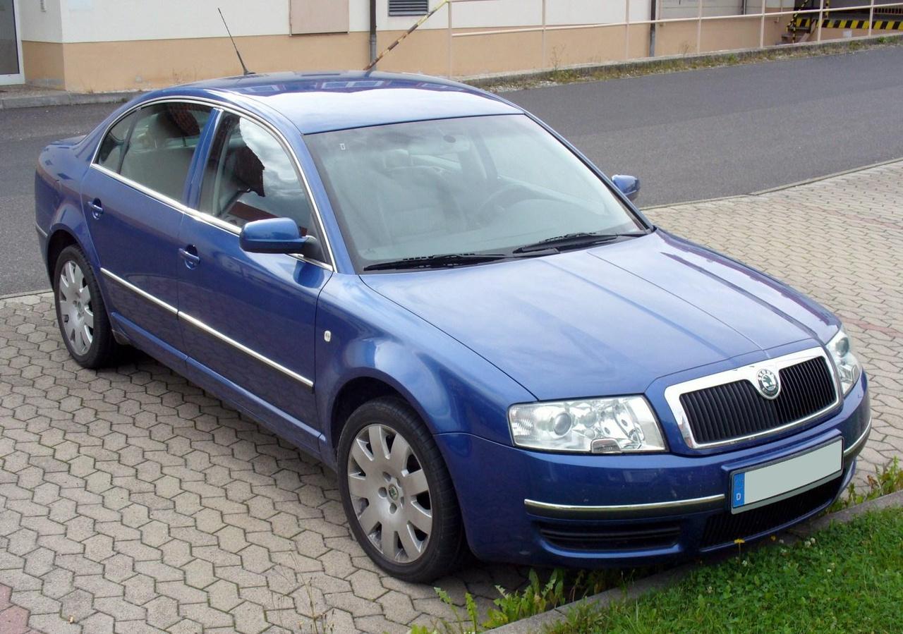 Поворотний кулак передній правий Volkswagen Passat B5, Skoda Superb 2000-2008
