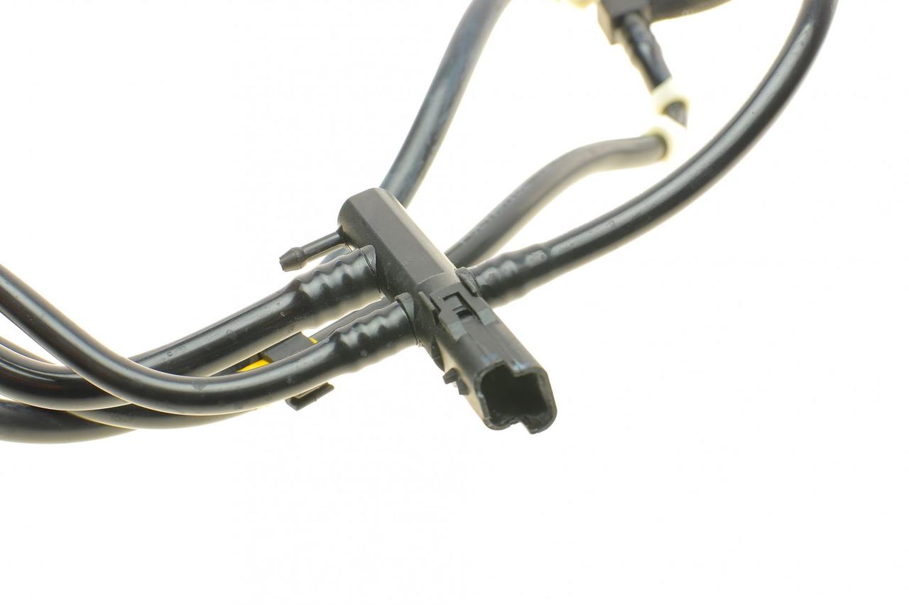 Паливний шланг Citroen Berlingo / C3 / C4 / C5, Peugeot Partner / 206 / 307 / 308 / 407 / 3008 / 5008 1.4–2.0 HDi 11.03-