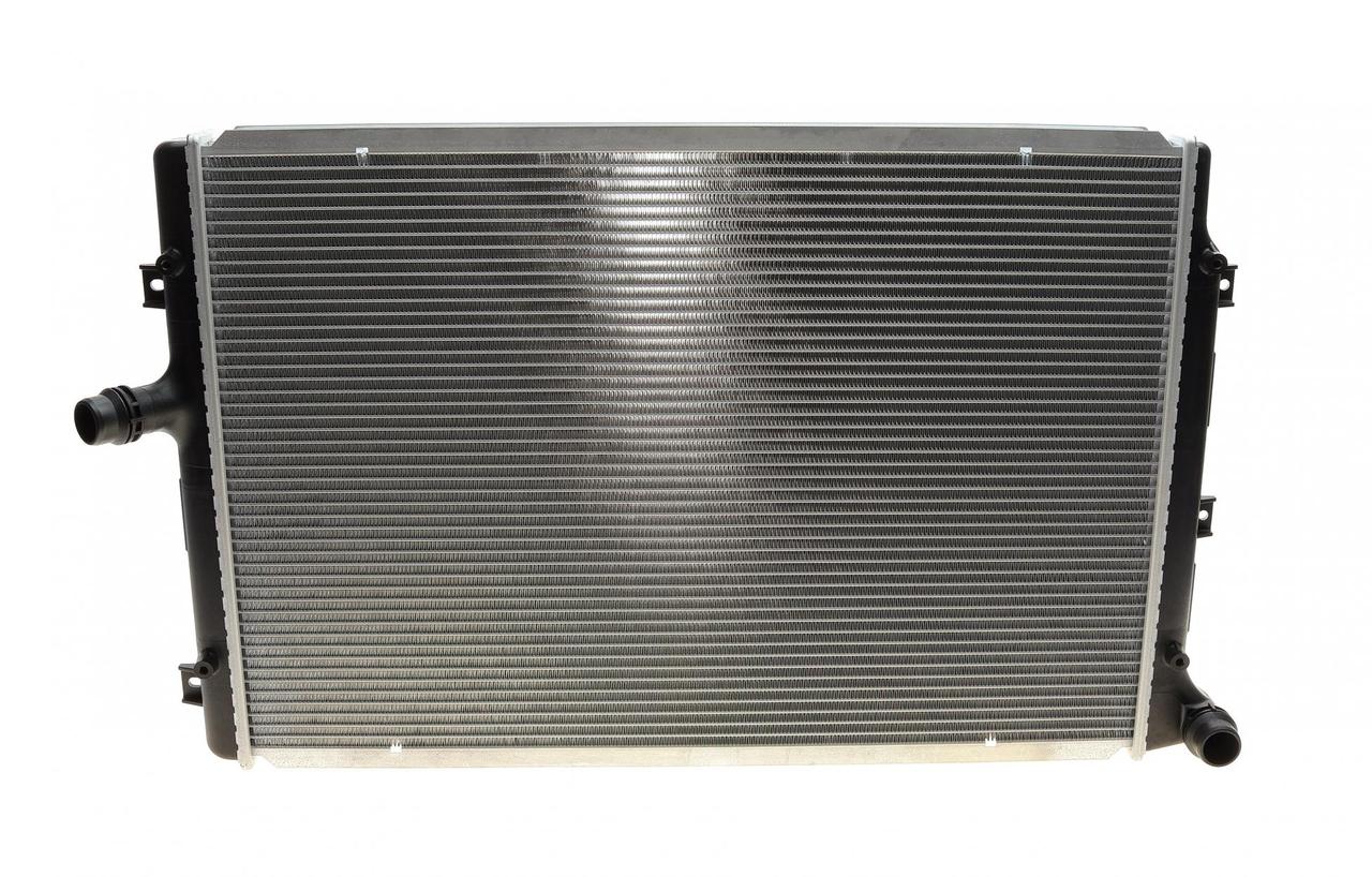 Радіатор охолодження VW Golf V VI, Passat B6 B7, Touran, Skoda Octavia A5, Seat Leon