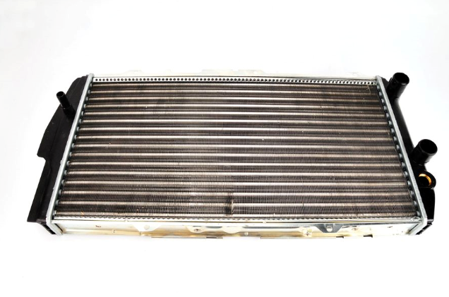 Радіатор охолодження двигуна Ауді 100 С2, С3, 200 - Audi 100 C2, C3, 200 (1.6-2.3) 1976-1991