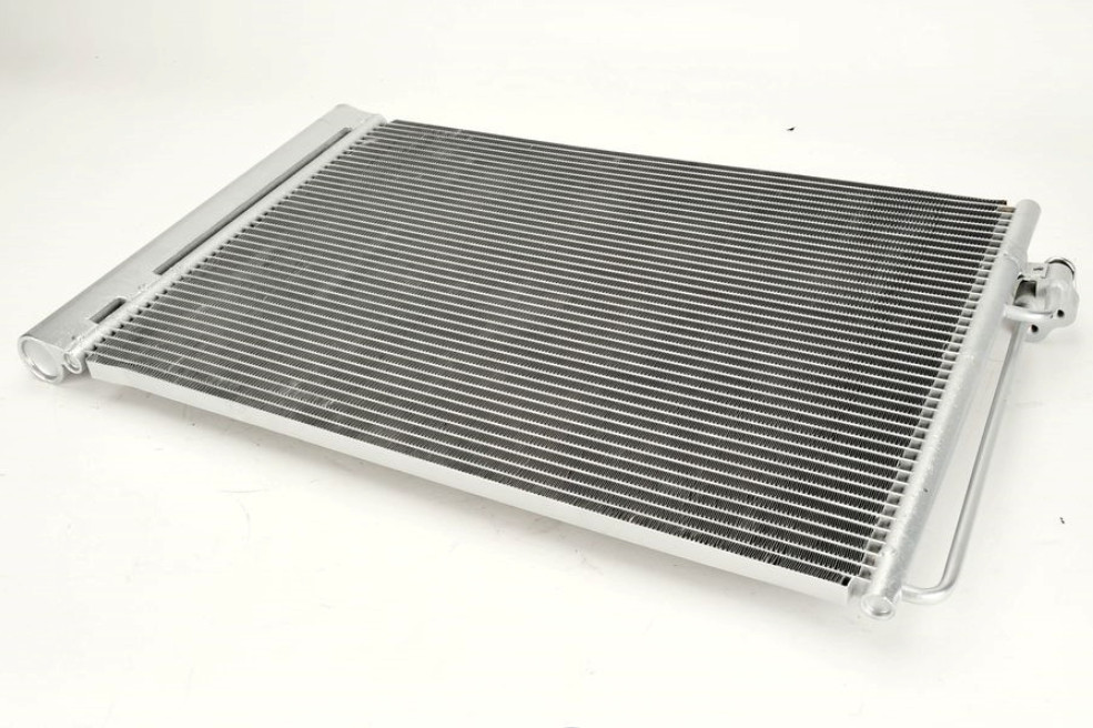 Радіатор кондиціонера БМВ 5 Е60, Е65 - BMW 5 E60, E65 (2.0-5.0) 2001-2010