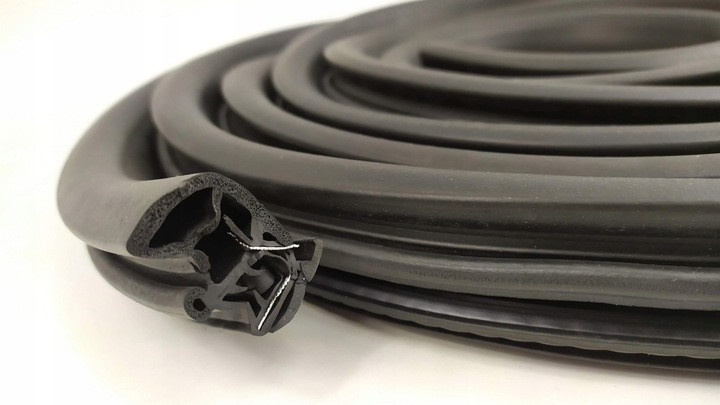 Ущільнювач задніх дверей Фольксваген Транспортер Т5, Т6, Мультиван Т5, Кадді 3 - 2003-