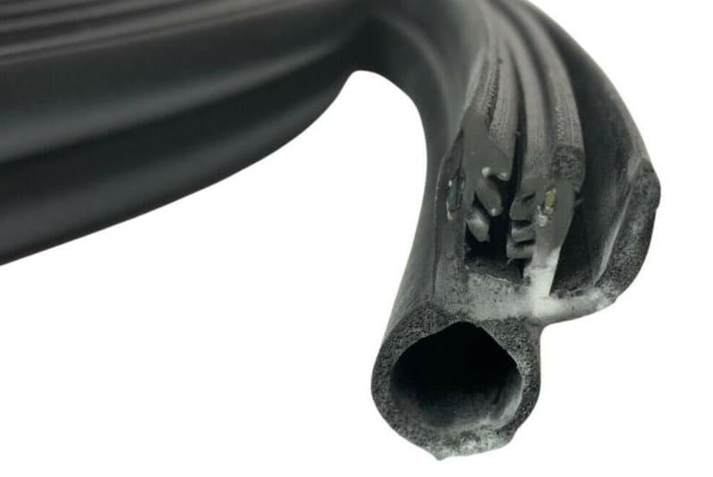 Ущільнювач кришки багажника, задньої 5ї дверки Ford Focus 2, С-Max, Mondeo 3, S-Max, Fiesta 6 2004